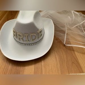 BRIDE COWBOY HAT WITH VEIL